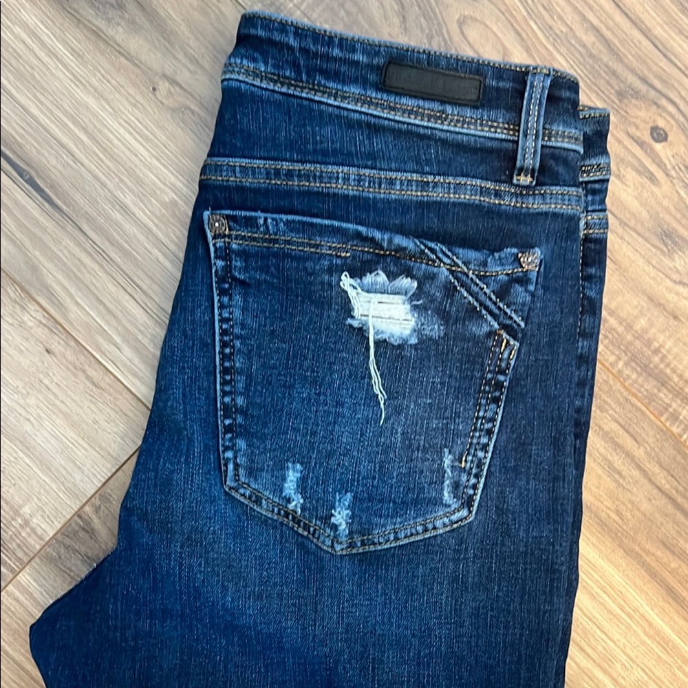 Buckle Black Womens Blue Distressed Jeans size 31 Curvy Ankle Skinny